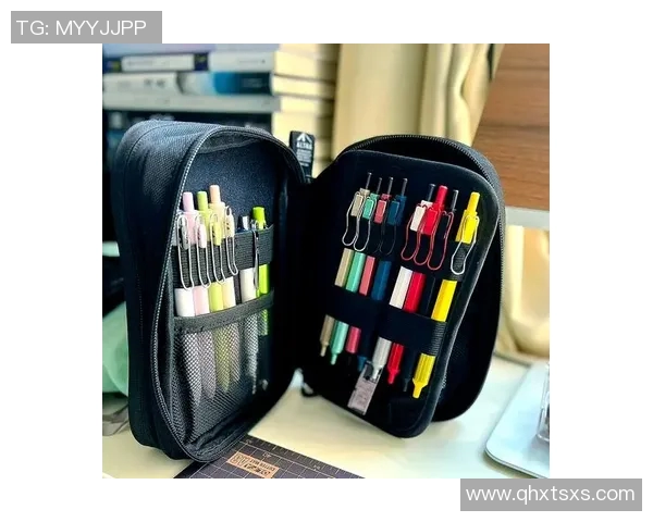 足球球星笔袋整理技巧打造专属文具收纳空间提升生活品质